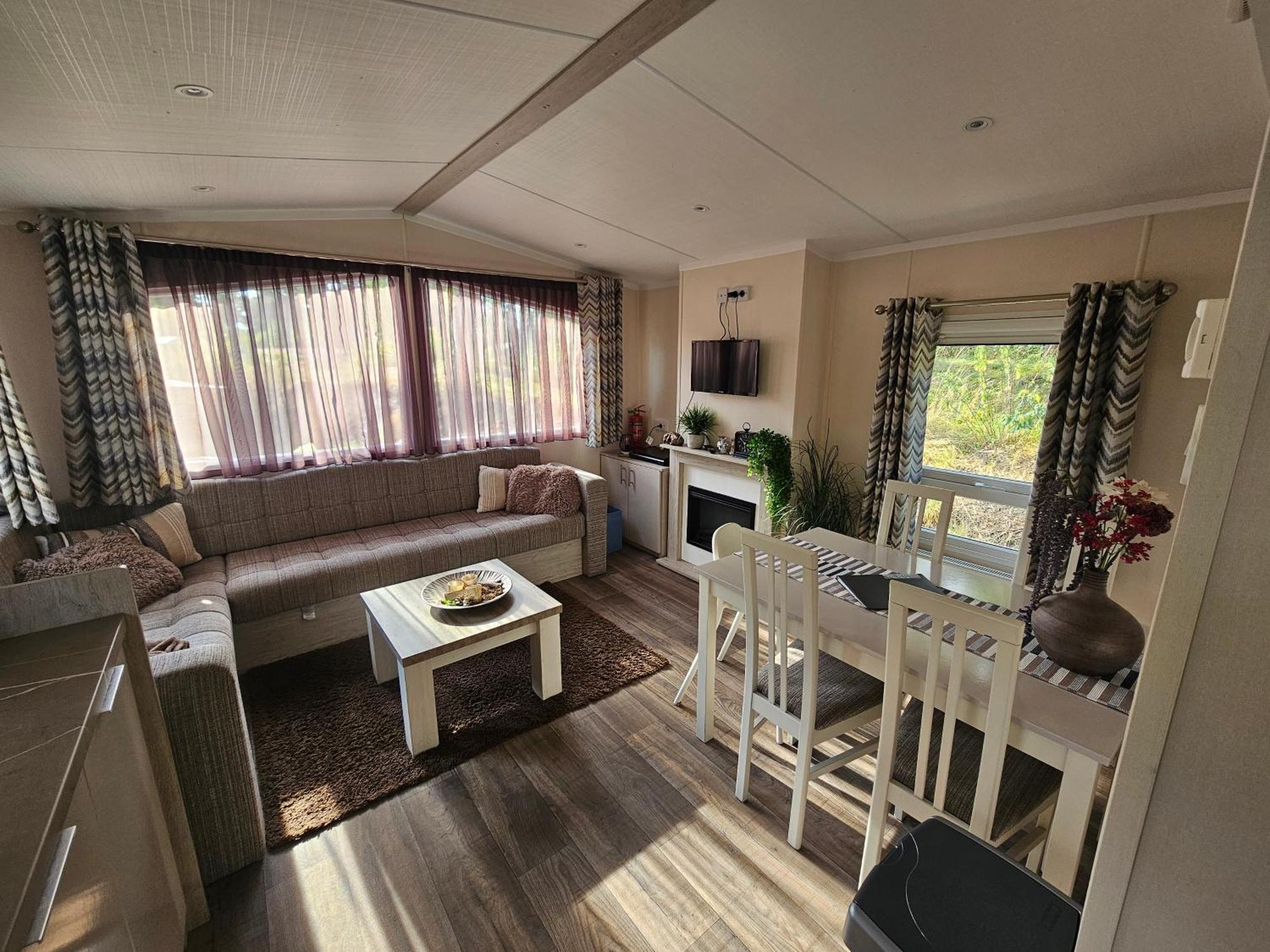 Luxe 4 Persoons Chalet Op 5 Sterren Camping رالته المظهر الخارجي الصورة